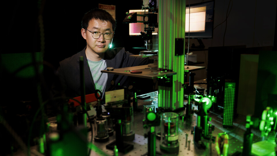 Guo looking for answers behind semiconducting material properties