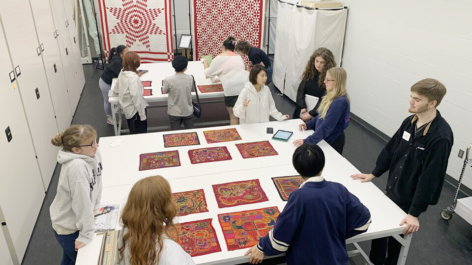 Students from Japan, Nebraska curate quilt exhibition