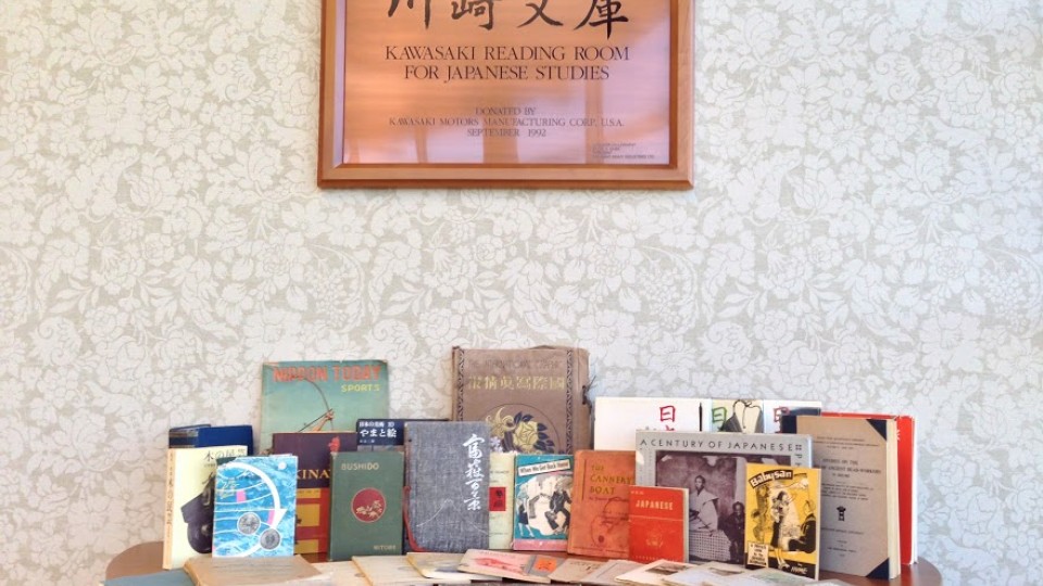 Bleed donates books to Kawasaki Reading Room