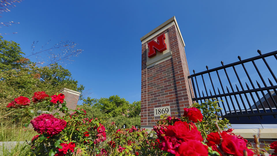 UNL parents honor 63 faculty and staff