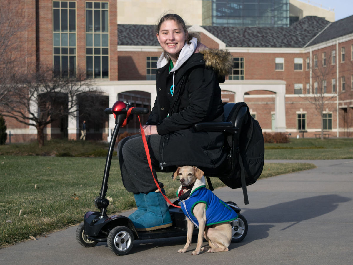 Daily Nebraskan: Student service dog brings more than joy to owner