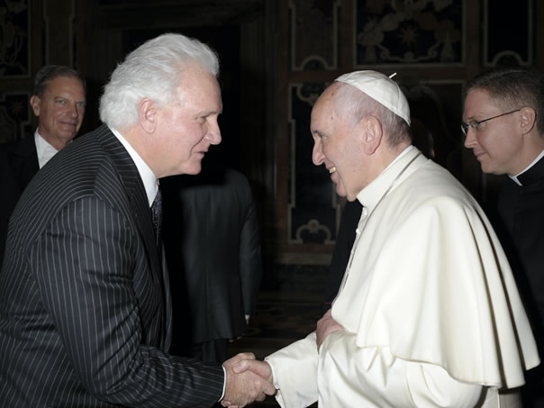 Hinman meeting Pope Francis.