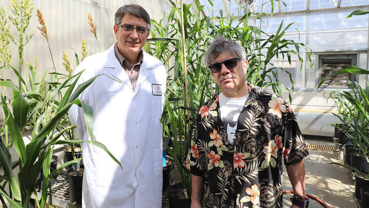 Edgar Cahoon (left) and Tom Clemente