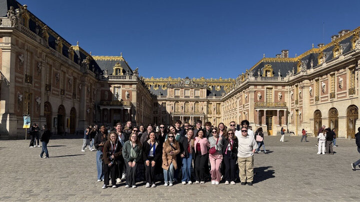 Honors students in Paris